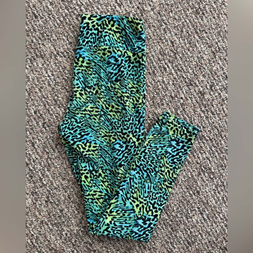 No Boundaries Green and Blue Animal Print Leggings